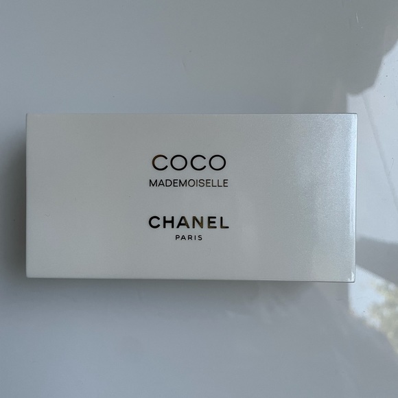 ❗️SOLD❗️CHANEL MUSIC BOX AND MINI PERFUME - Picture 3 of 6